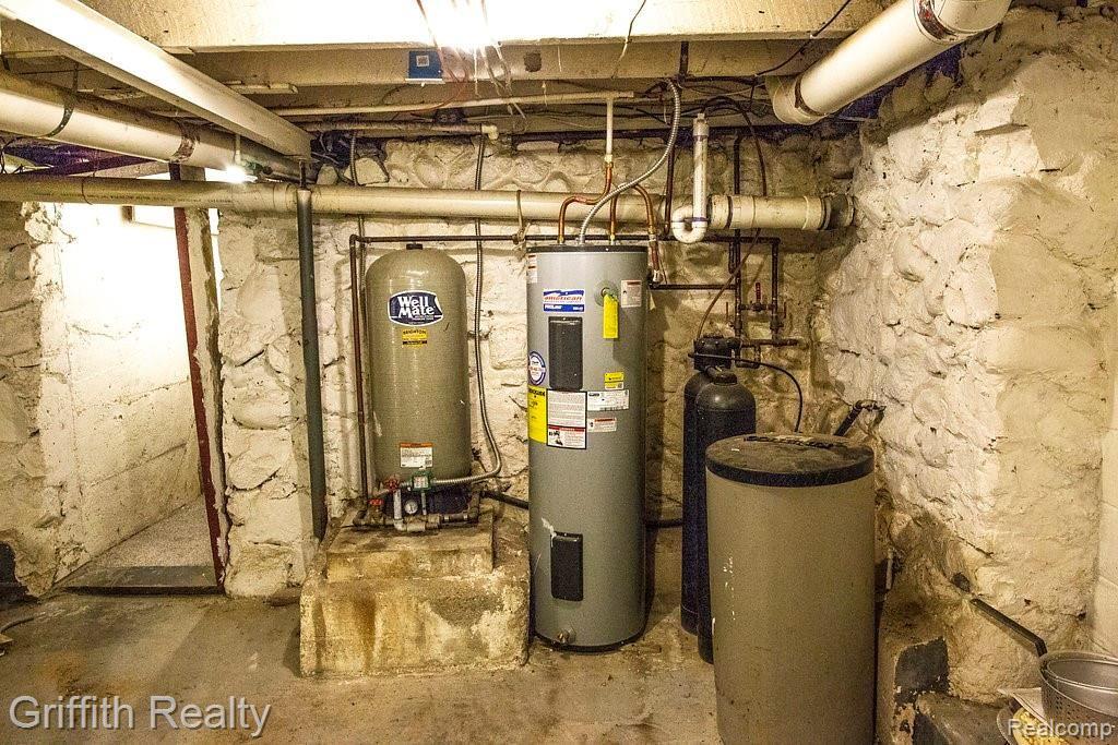 10125 Crouse Road Hartland, MI 48353 - Photo 34 of 35 Updated mechanicals - electric hot water, new pressure tank, Kinetico softener