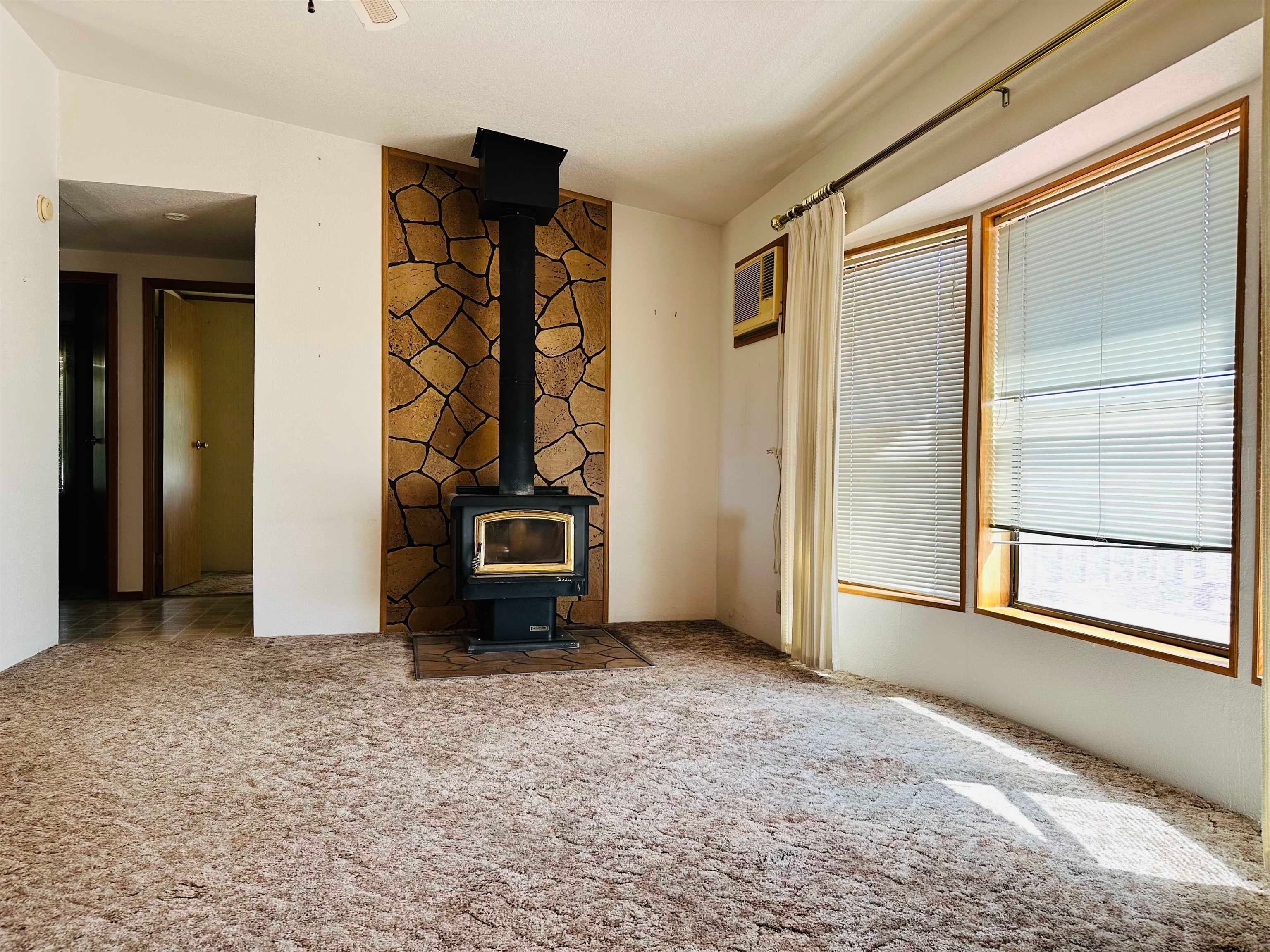 631 Holcomb Road Montague, CA 96064 - Photo 16 of 20 Gallery Image 16
