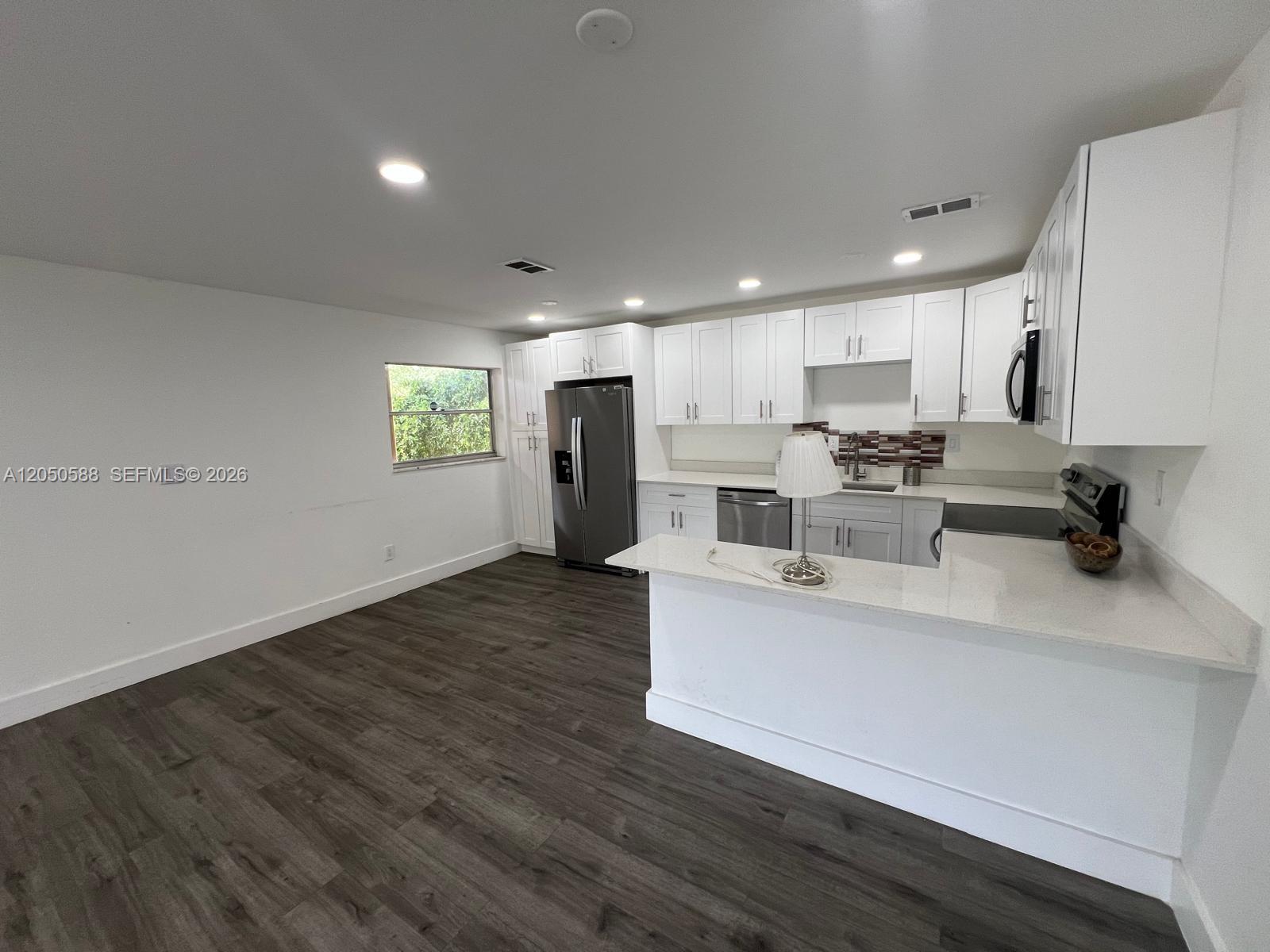 4111 Stirling Road, Unit 209 Fort Lauderdale, FL 33314 - Photo 4 of 18