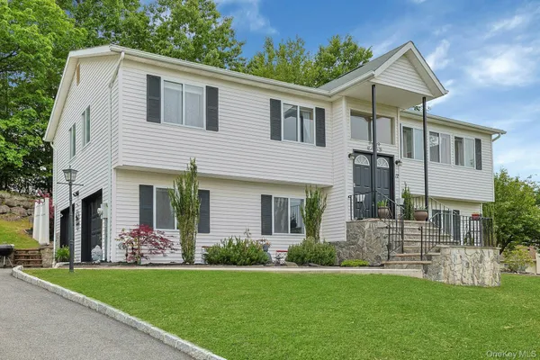$685,000 | 12 Louis Donato Drive, Garnerville, NY 10923