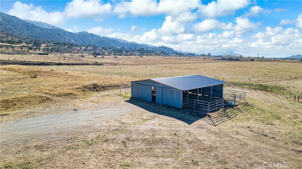 18888 Pellisier Road Tehachapi, CA 93561 - Photo 30 of 43 a view of an ocean beach