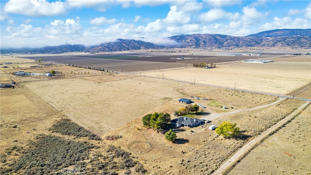 18888 Pellisier Road Tehachapi, CA 93561 - Photo 34 of 43 a view of an ocean and beach