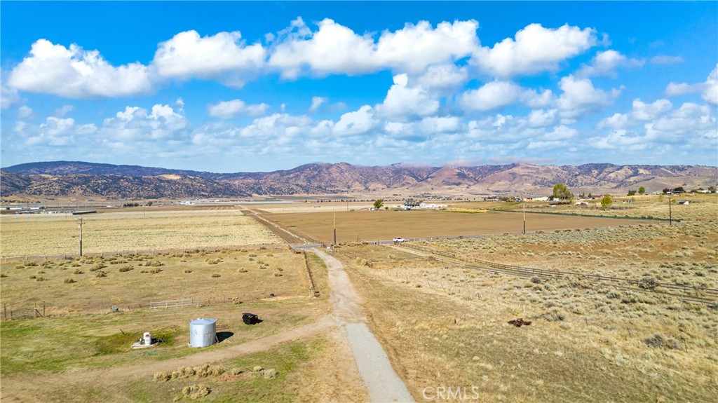 18888 Pellisier Road Tehachapi, CA 93561 - Photo 35 of 43 a view of an ocean and beach