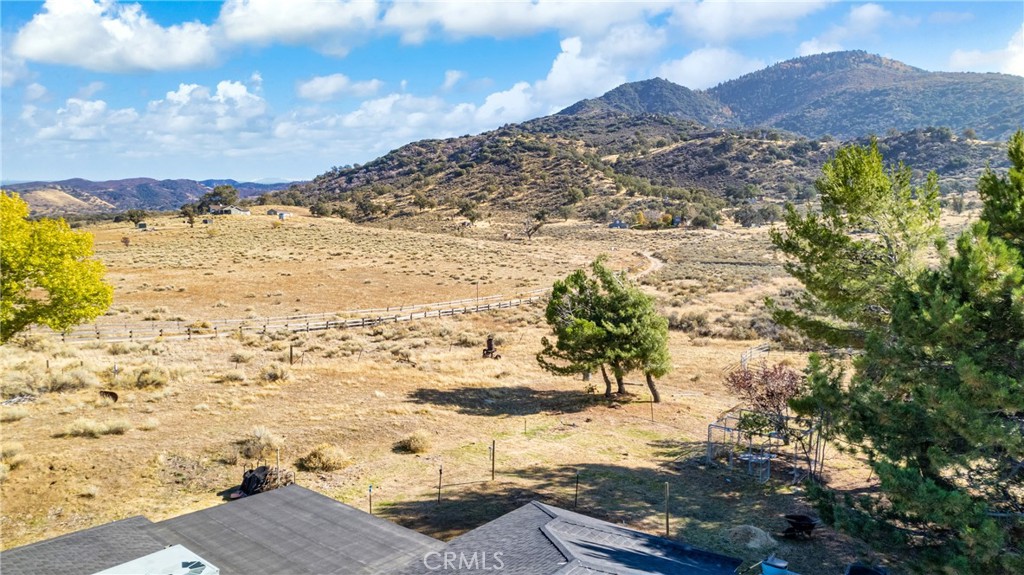 18888 Pellisier Road Tehachapi, CA 93561 - Photo 36 of 43 a view of ocean view