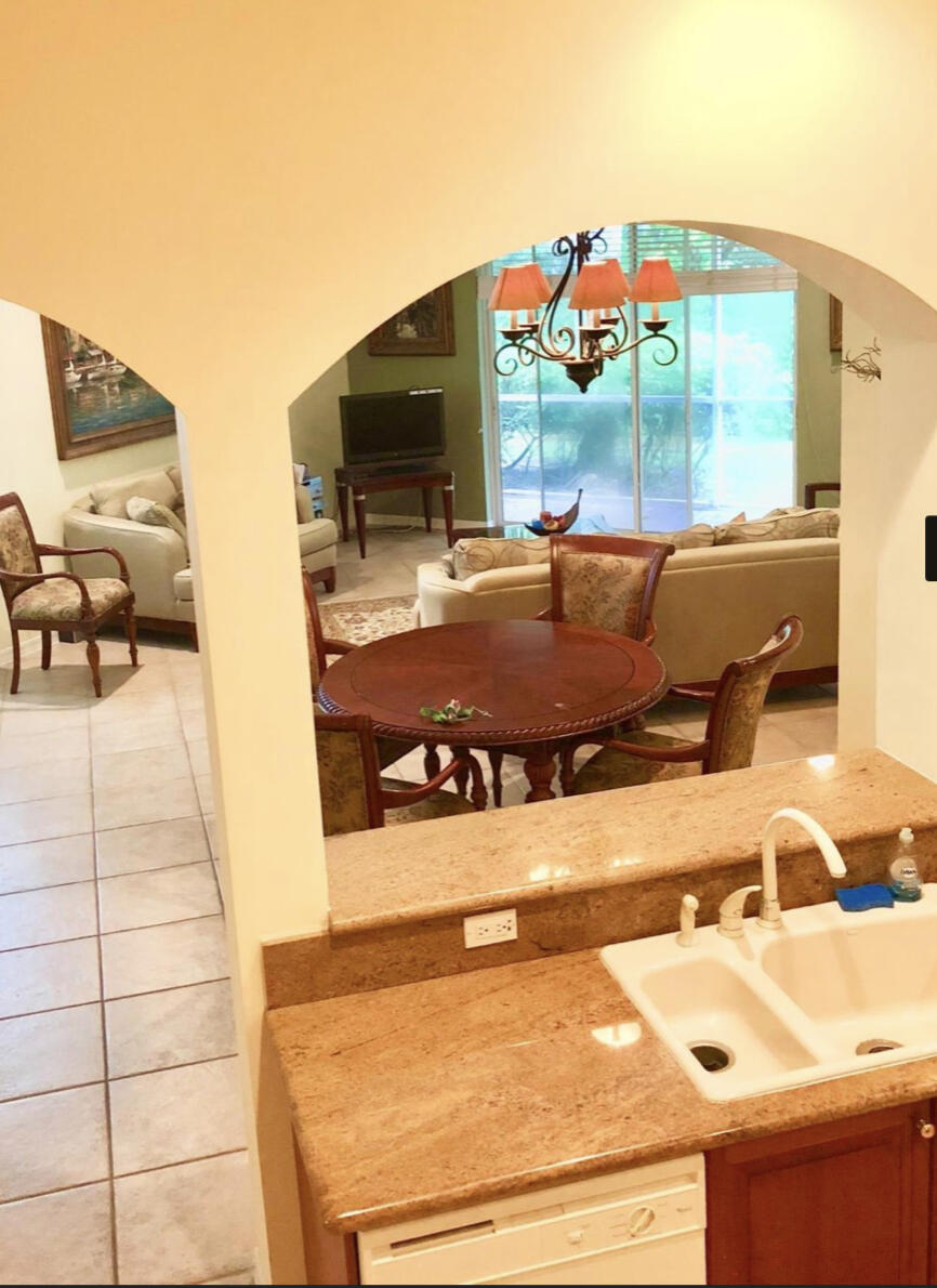 135 Coconut Key Lane Delray Beach, FL 33484 - Photo 7 of 15 DA1204BC-F2FC-4E2B-86B2-B62C7EF39DD3