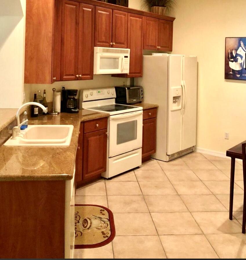 135 Coconut Key Lane Delray Beach, FL 33484 - Photo 8 of 15 3F4B2E89-1638-4E82-9841-6FBA580108B0
