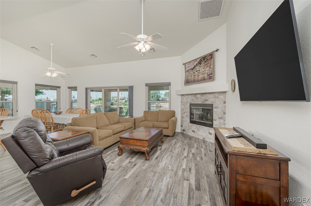 10017 Dike Road Mohave Valley, AZ 86440 - Photo 11 of 49 Living Room
