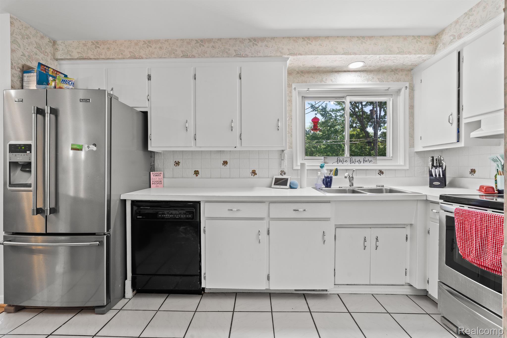 28180 Hawberry Road Farmington, MI 48331 - Photo 13 of 24