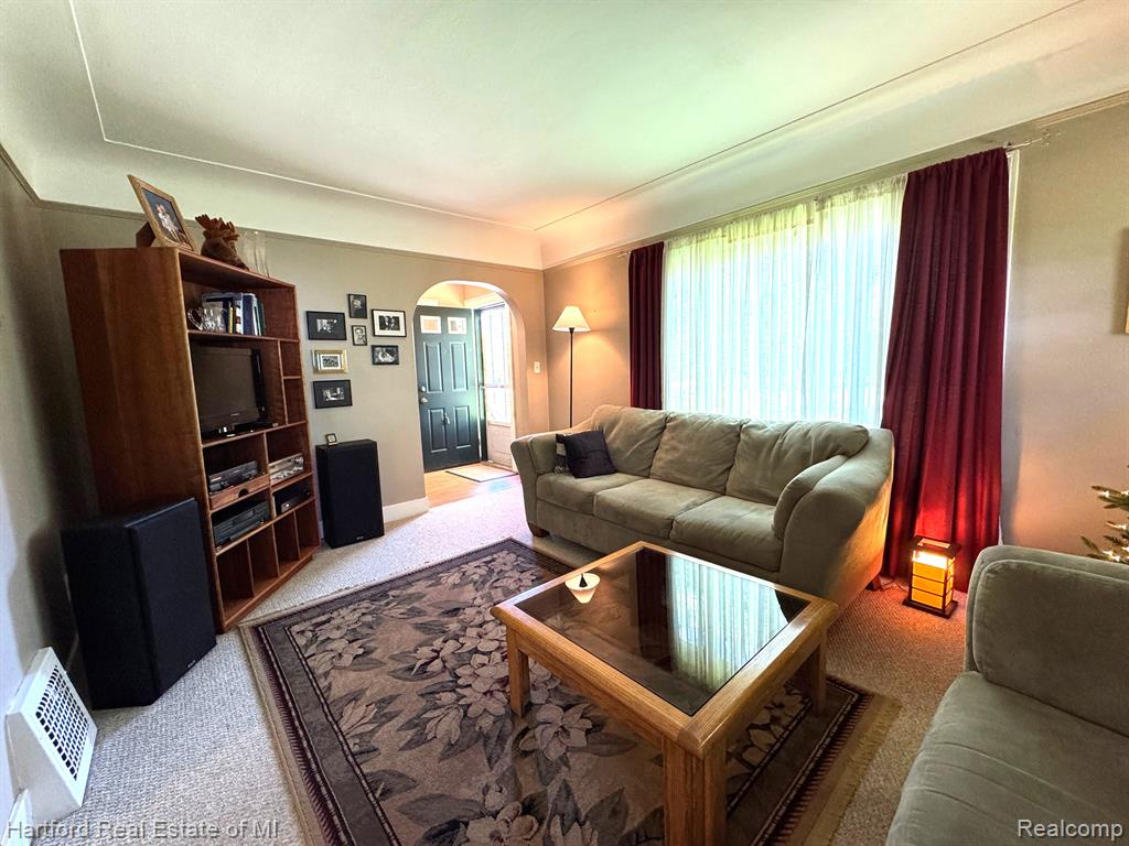 25220 Code Road Southfield, MI 48033 - Photo 9 of 52 Gallery Image 9