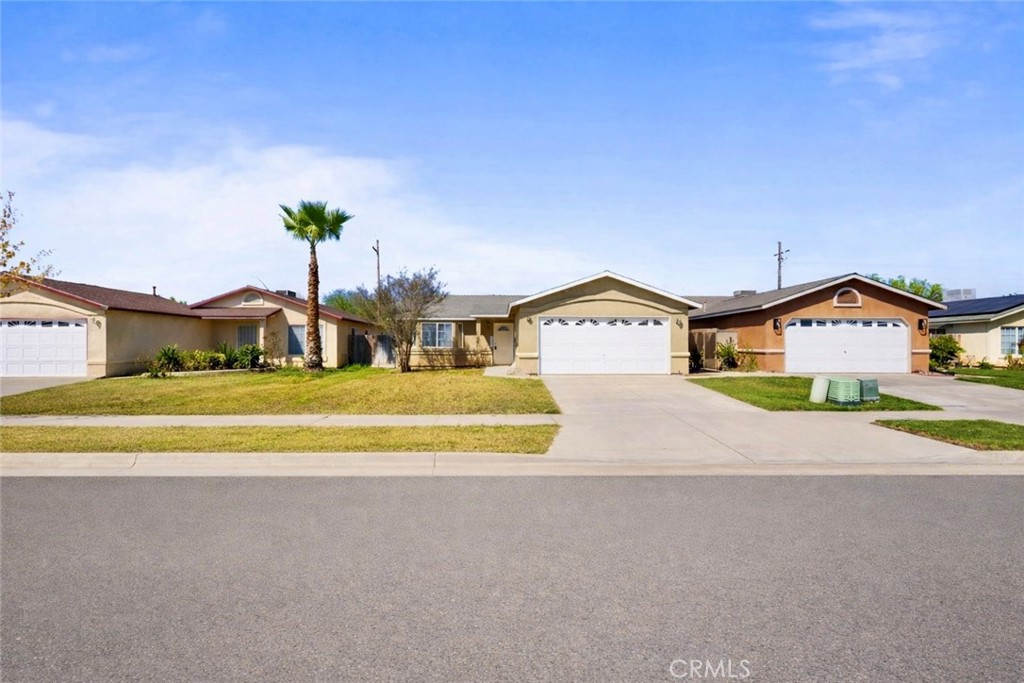 557 Monique Street Merced, CA 95341 - Photo 3 of 26