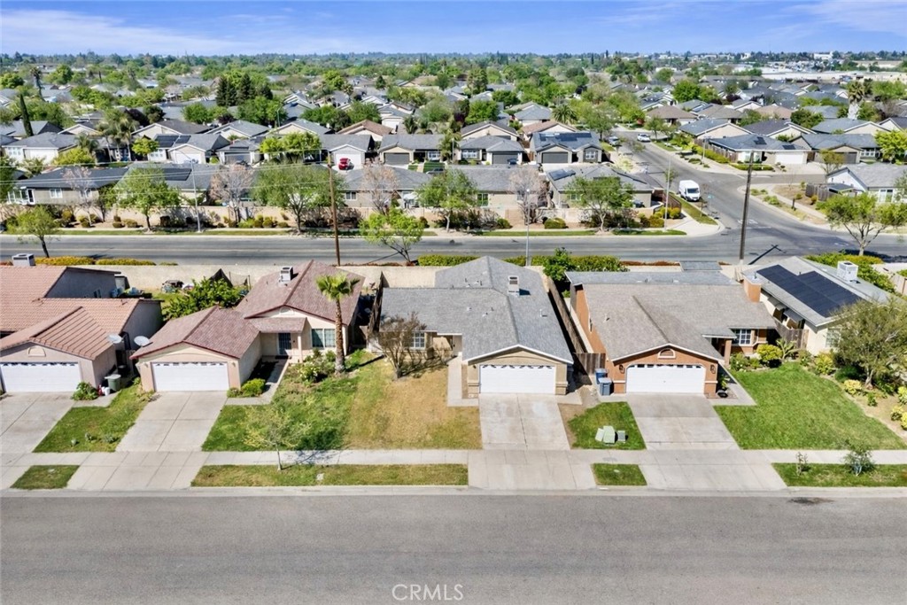 557 Monique Street Merced, CA 95341 - Photo 4 of 26