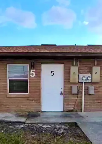 $380,000 | 101 Lake Hunter Drive, Unit 5 & 6, Lakeland, FL 33803