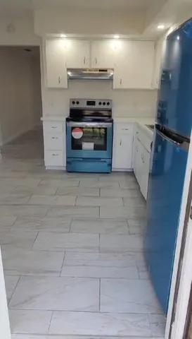 $380,000 | 101 Lake Hunter Drive, Unit 5 & 6, Lakeland, FL 33803