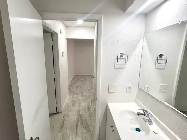 $380,000 | 101 Lake Hunter Drive, Unit 5 & 6, Lakeland, FL 33803