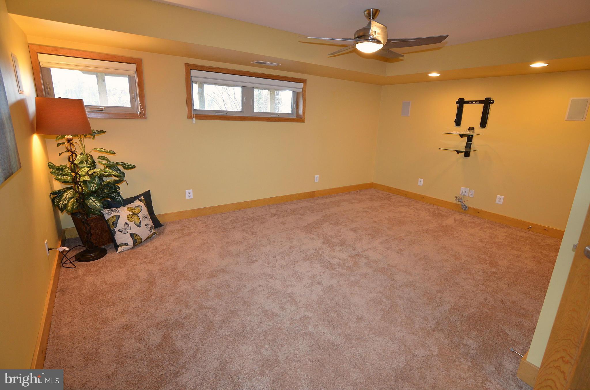 667 Shore Road Severna Park, MD 21146 - Photo 25 of 30 Bedroom