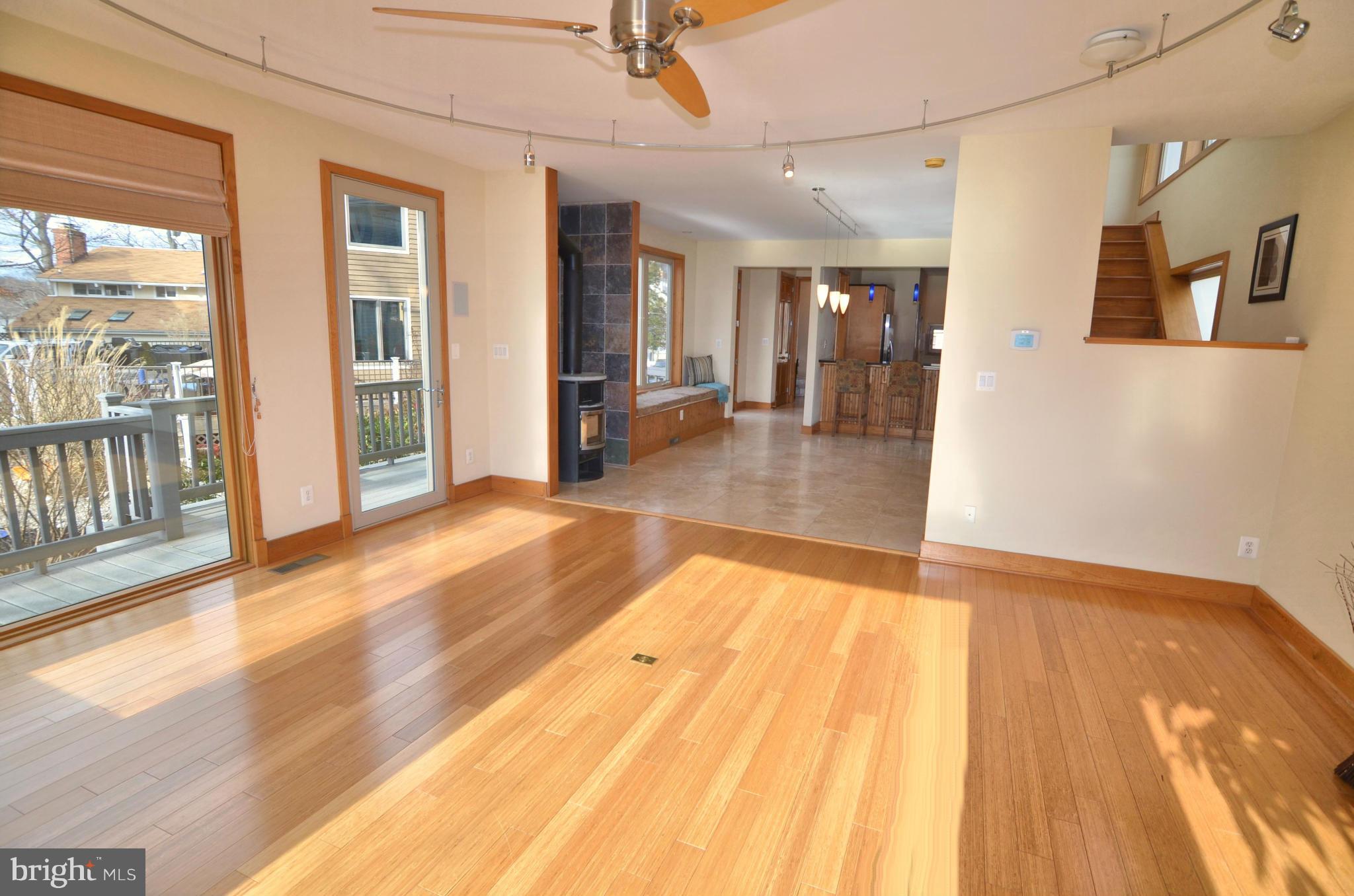 667 Shore Road Severna Park, MD 21146 - Photo 9 of 30 Living Room