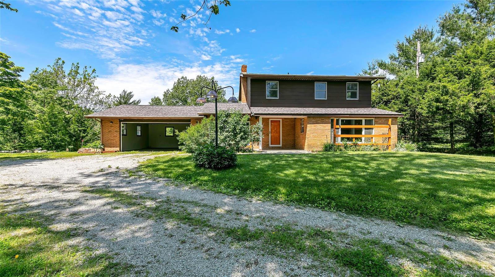 6905 Deer Hill Road Waterloo, IL 62298 - Photo 1 of 29