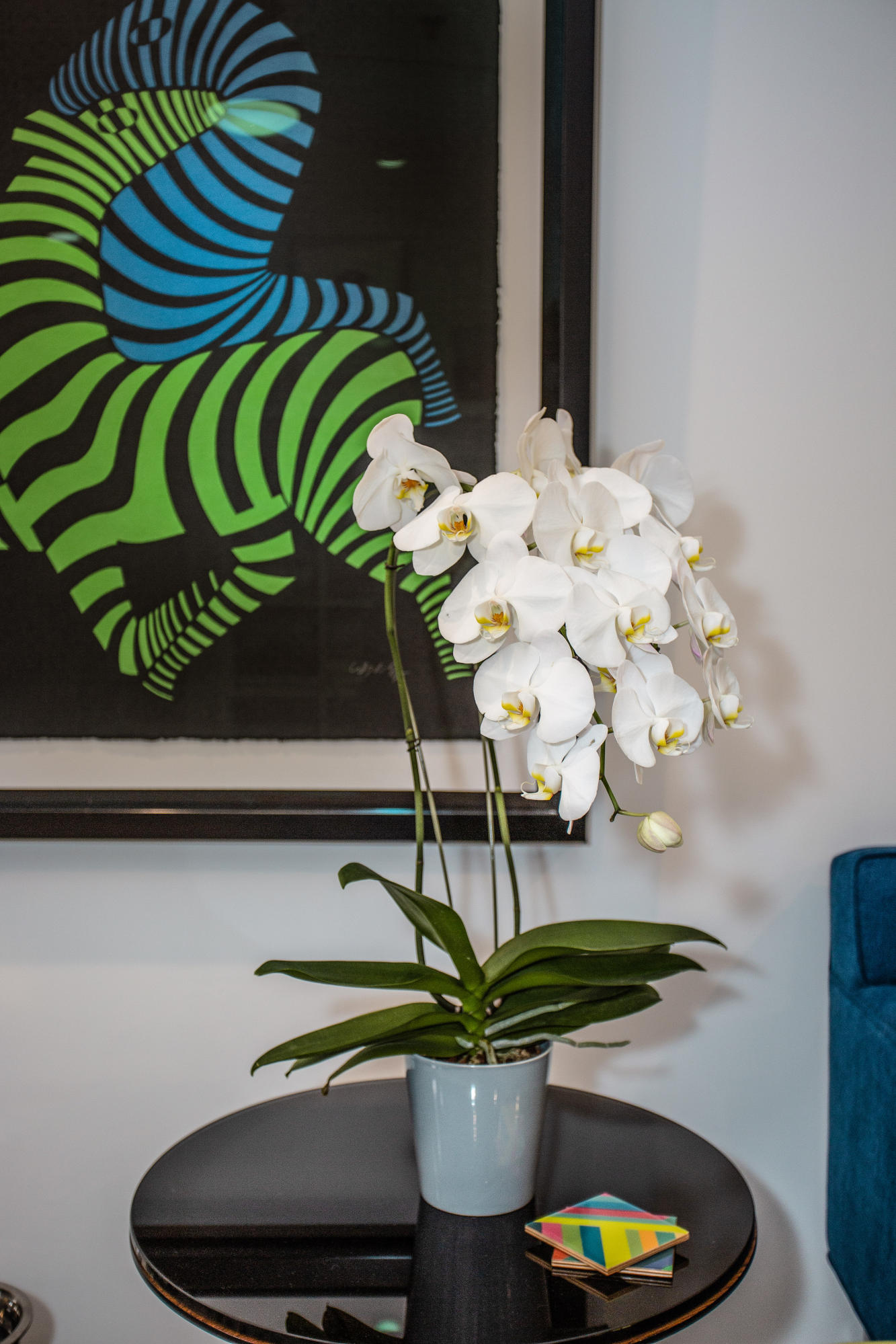 500 East Amado Road, Unit 111 Palm Springs, CA 92262 - Photo 9 of 48 a vase of flowers sitting on a table