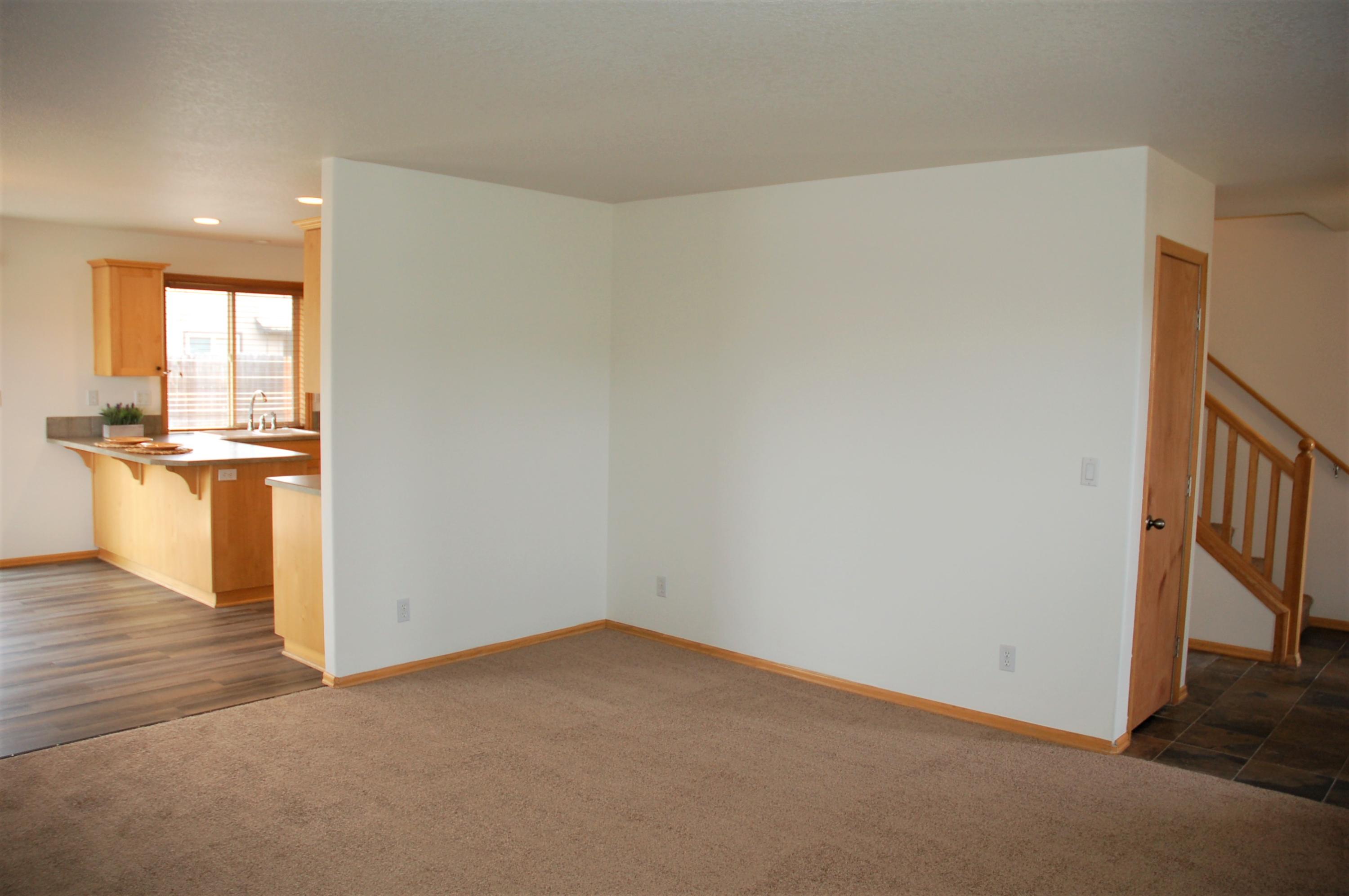 20564 Dylan Loop Bend, OR 97702 - Photo 9 of 31 DYLAN-09