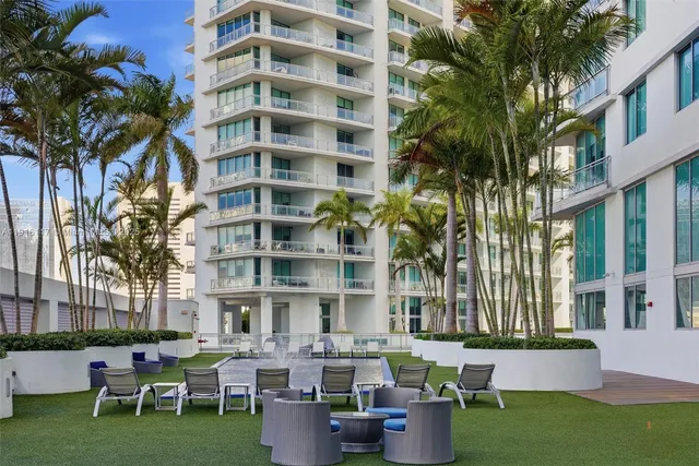 $4,500 | 92 Southwest 3rd Street, Unit 1604, Miami, FL 33130