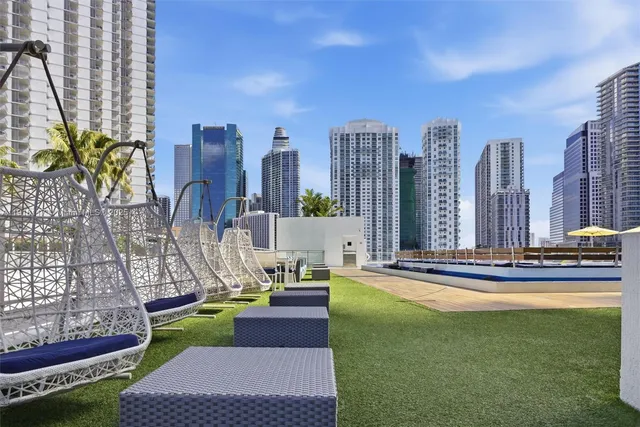 $4,500 | 92 Southwest 3rd Street, Unit 1604, Miami, FL 33130