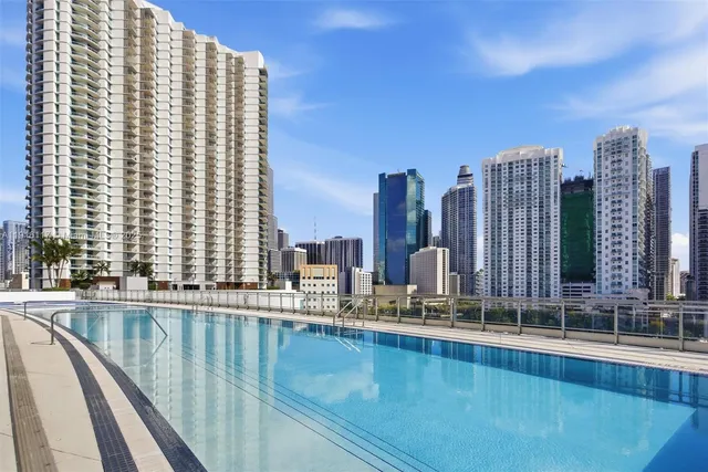 $4,500 | 92 Southwest 3rd Street, Unit 1604, Miami, FL 33130