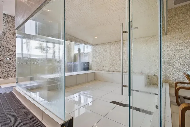 $4,500 | 92 Southwest 3rd Street, Unit 1604, Miami, FL 33130