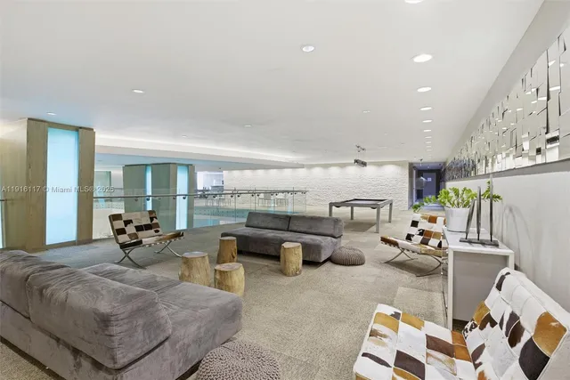 $4,500 | 92 Southwest 3rd Street, Unit 1604, Miami, FL 33130