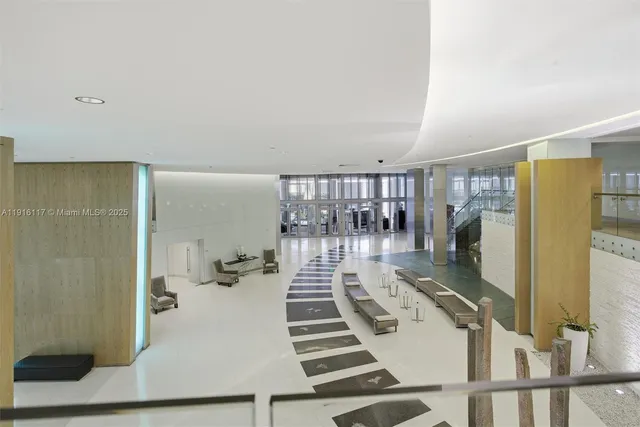 $4,500 | 92 Southwest 3rd Street, Unit 1604, Miami, FL 33130