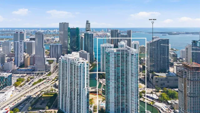 $4,500 | 92 Southwest 3rd Street, Unit 1604, Miami, FL 33130