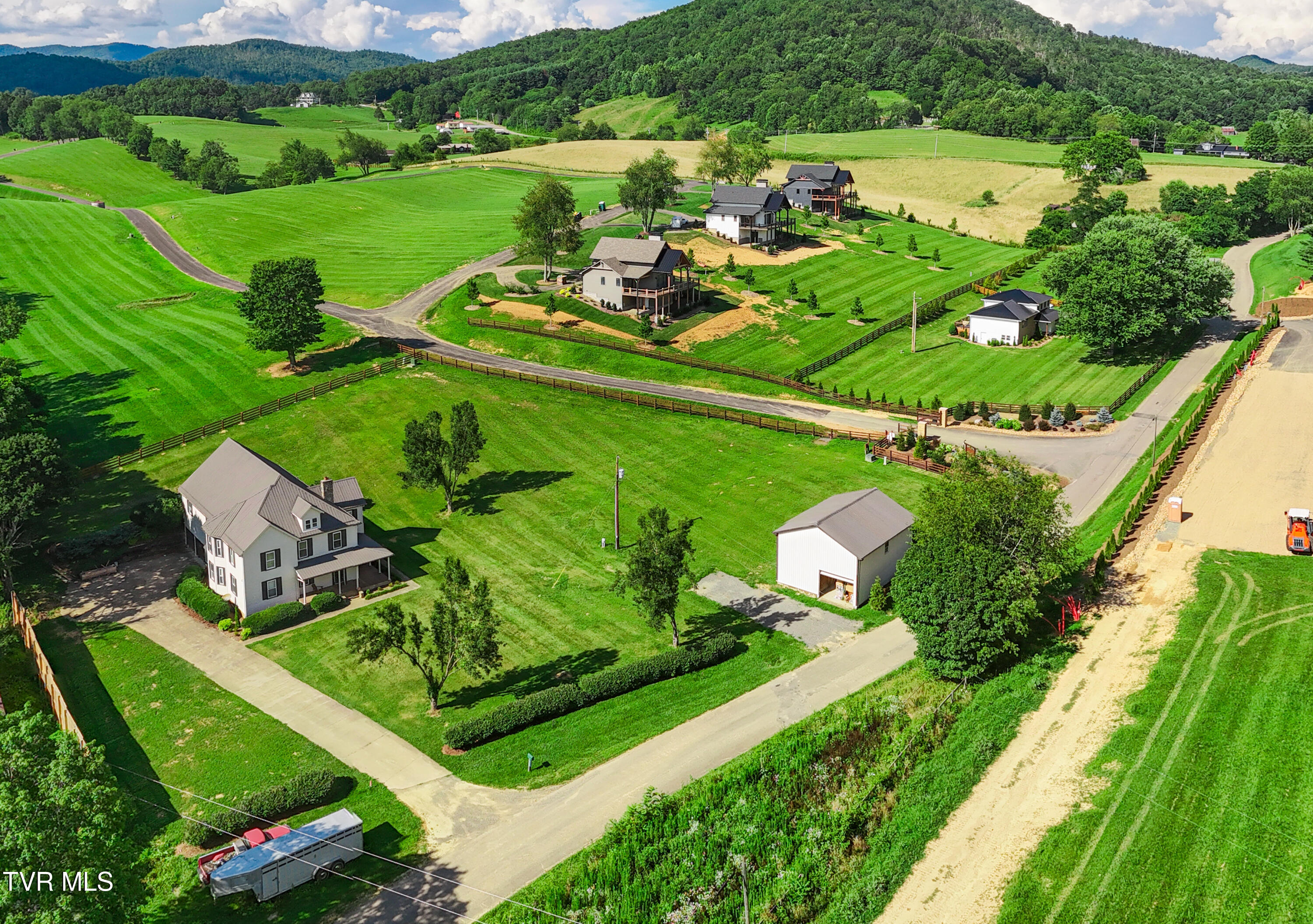 2028 Dry Hill Road Butler, TN 37640 - Photo 2 of 23 AUSTINMARVELS.COM-15