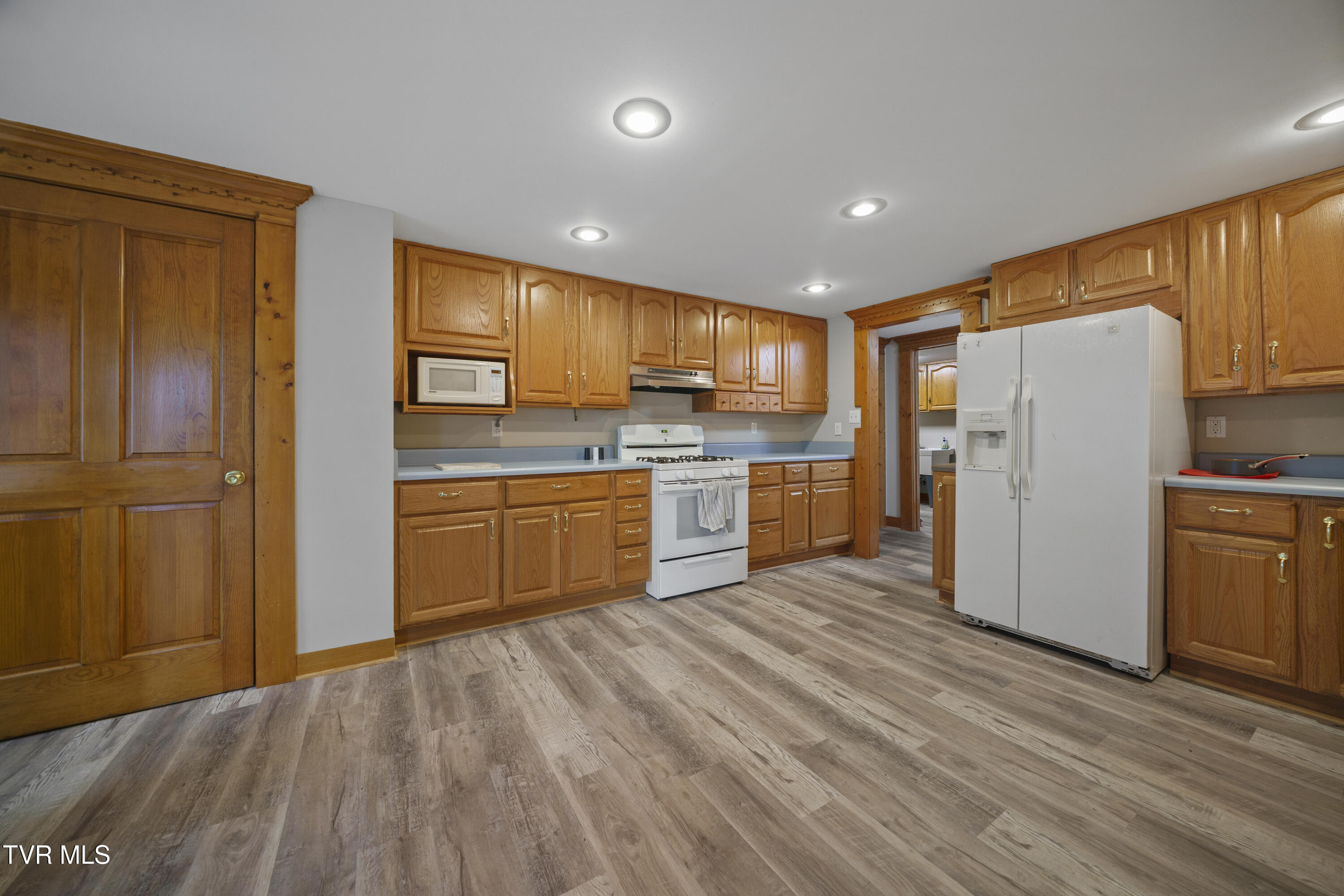 2028 Dry Hill Road Butler, TN 37640 - Photo 10 of 23 DSC07706