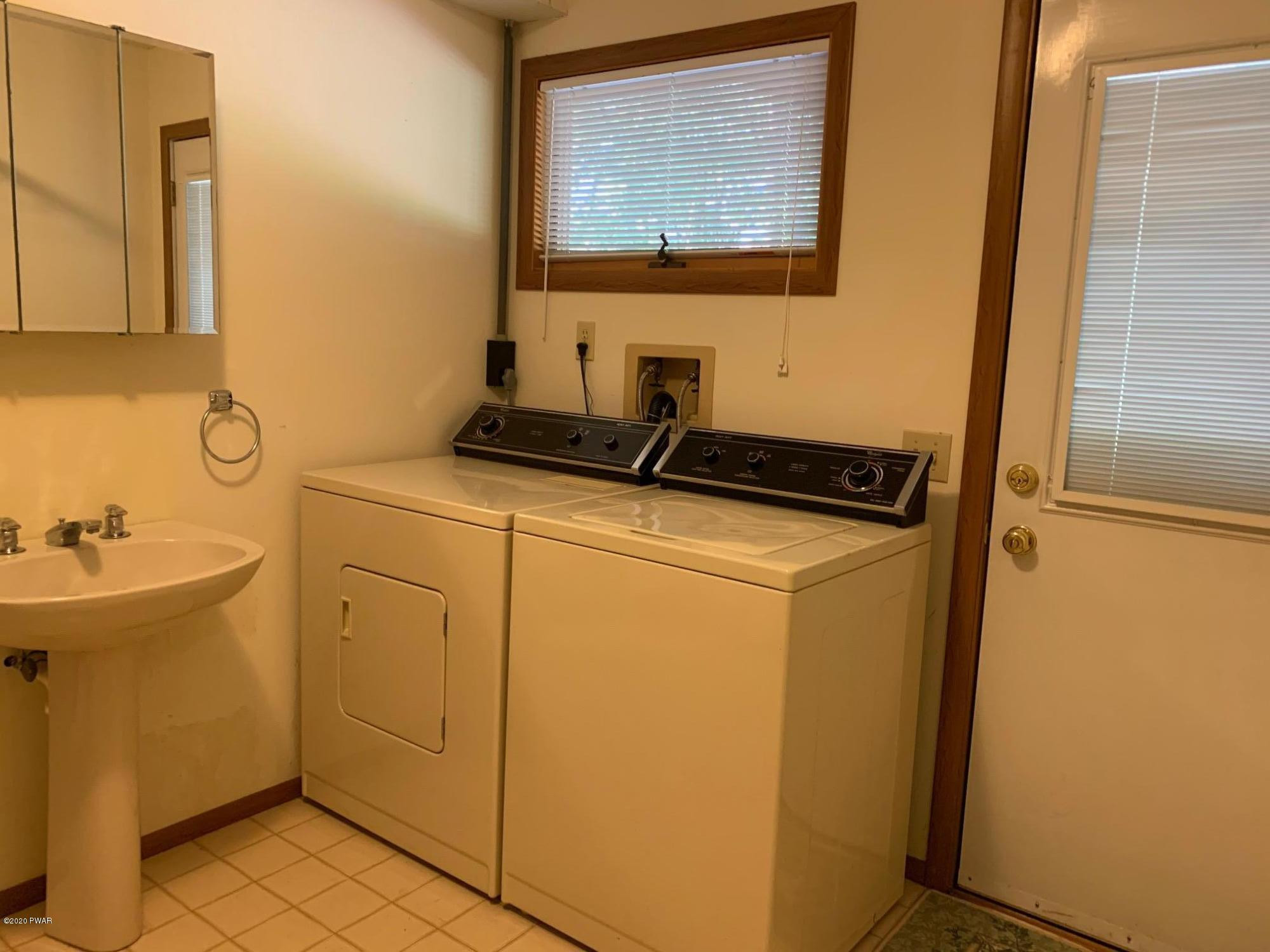 218 Maple Ridge Drive Hawley, PA 18428 - Photo 32 of 46 laundry room