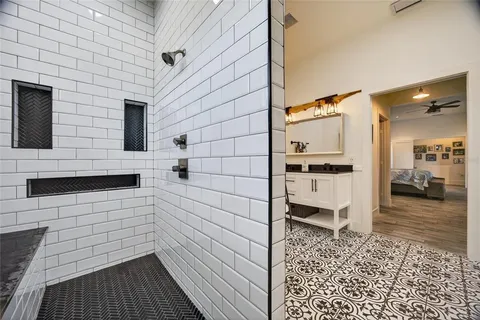 a view of a tennis court