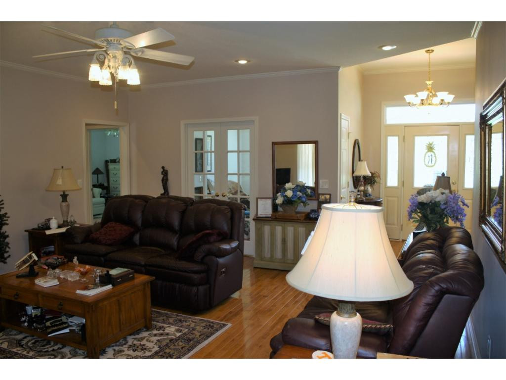 110 Stonebrook Loop Elizabethton, TN 37643 - Photo 5 of 35 Large Living Room