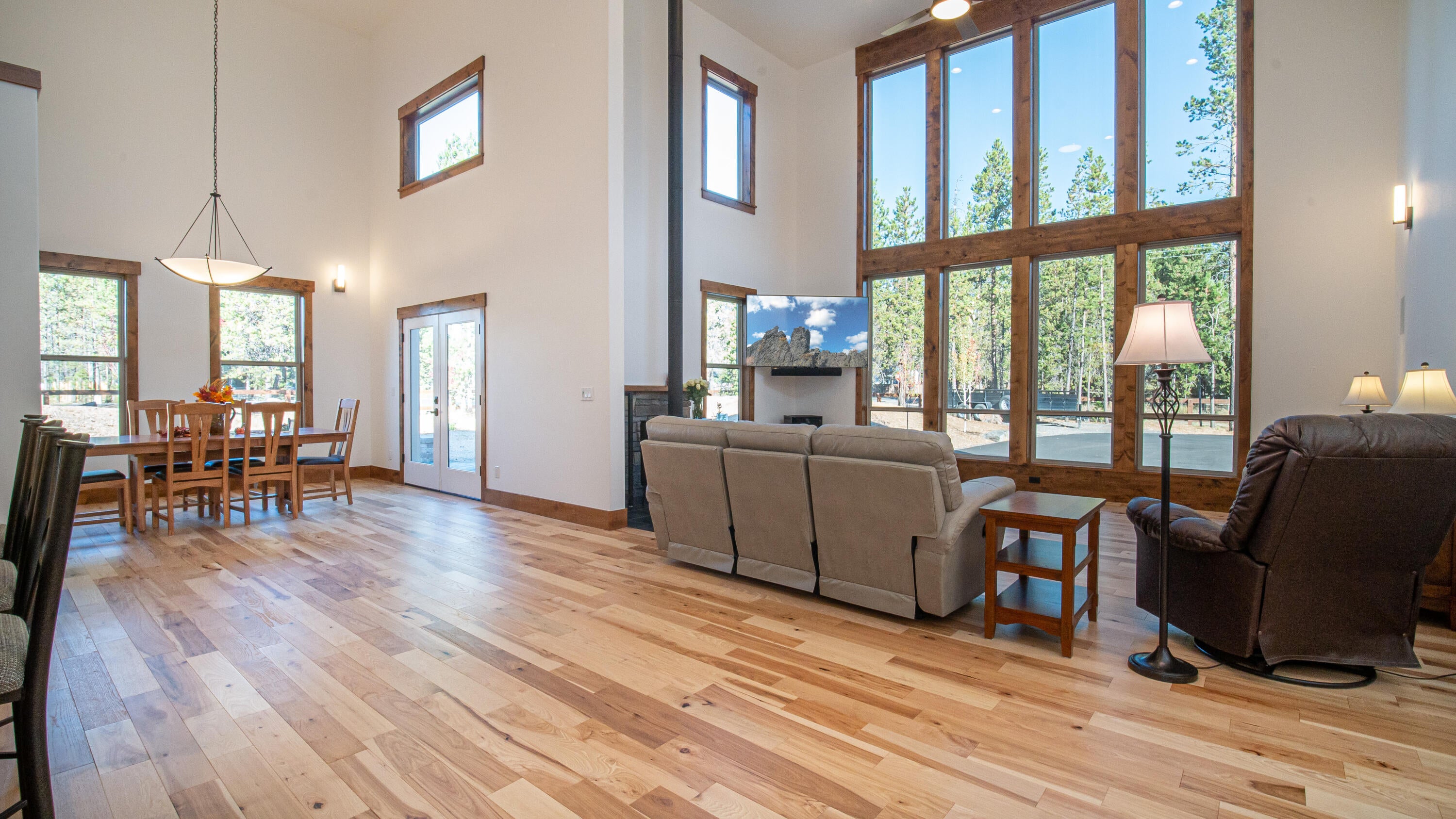 17201 Bakersfield Road Bend, OR 97707 - Photo 9 of 57 Open concept with warm hickory wood floors