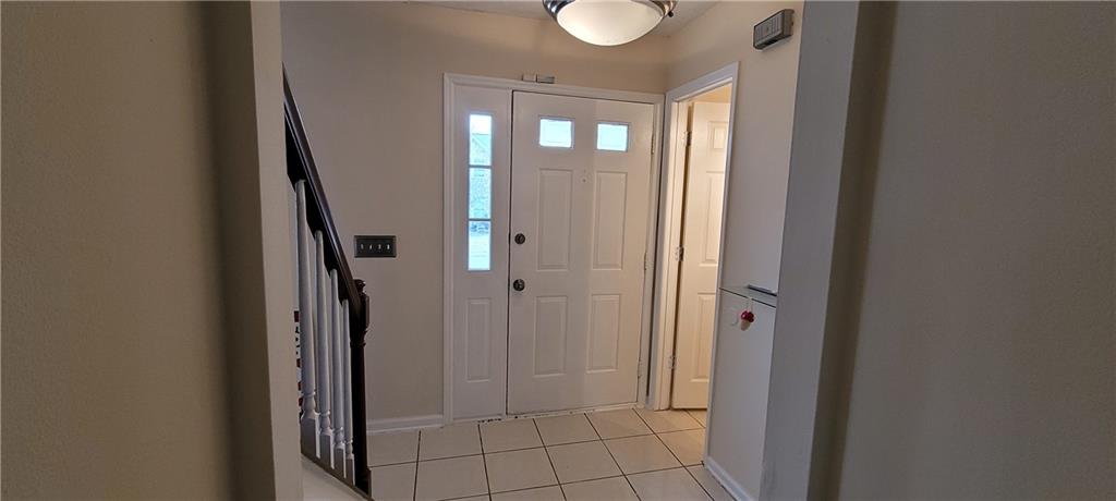 2082 Montgomery Trail Duluth, GA 30096 - Photo 2 of 31 a view of a hallway