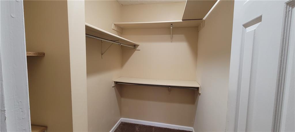 2082 Montgomery Trail Duluth, GA 30096 - Photo 25 of 31 a close view of closet