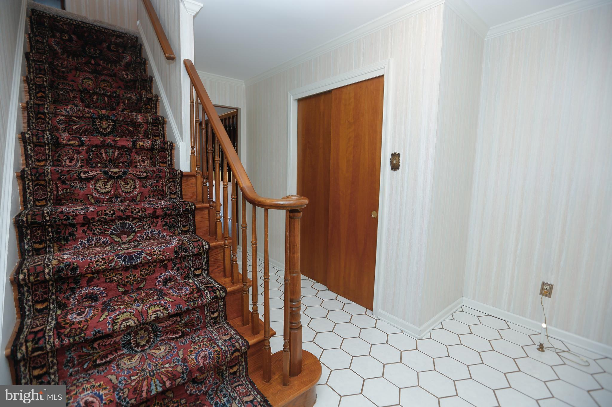 69 South Pennell Road Media, PA 19063 - Photo 5 of 47 Foyer