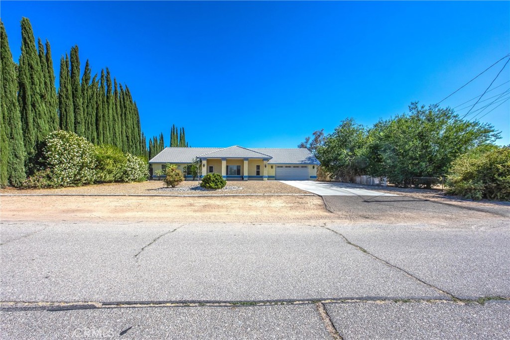 16403 El Centro Road Hesperia, CA 92345 - Photo 6 of 51