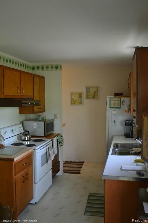 1939 Mayfield Road Lapeer, MI 48446 - Photo 17 of 23