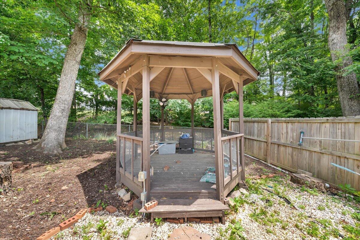 2919 Purple Finch Road Roanoke, VA 24018 - Photo 63 of 69 066-MIB00198