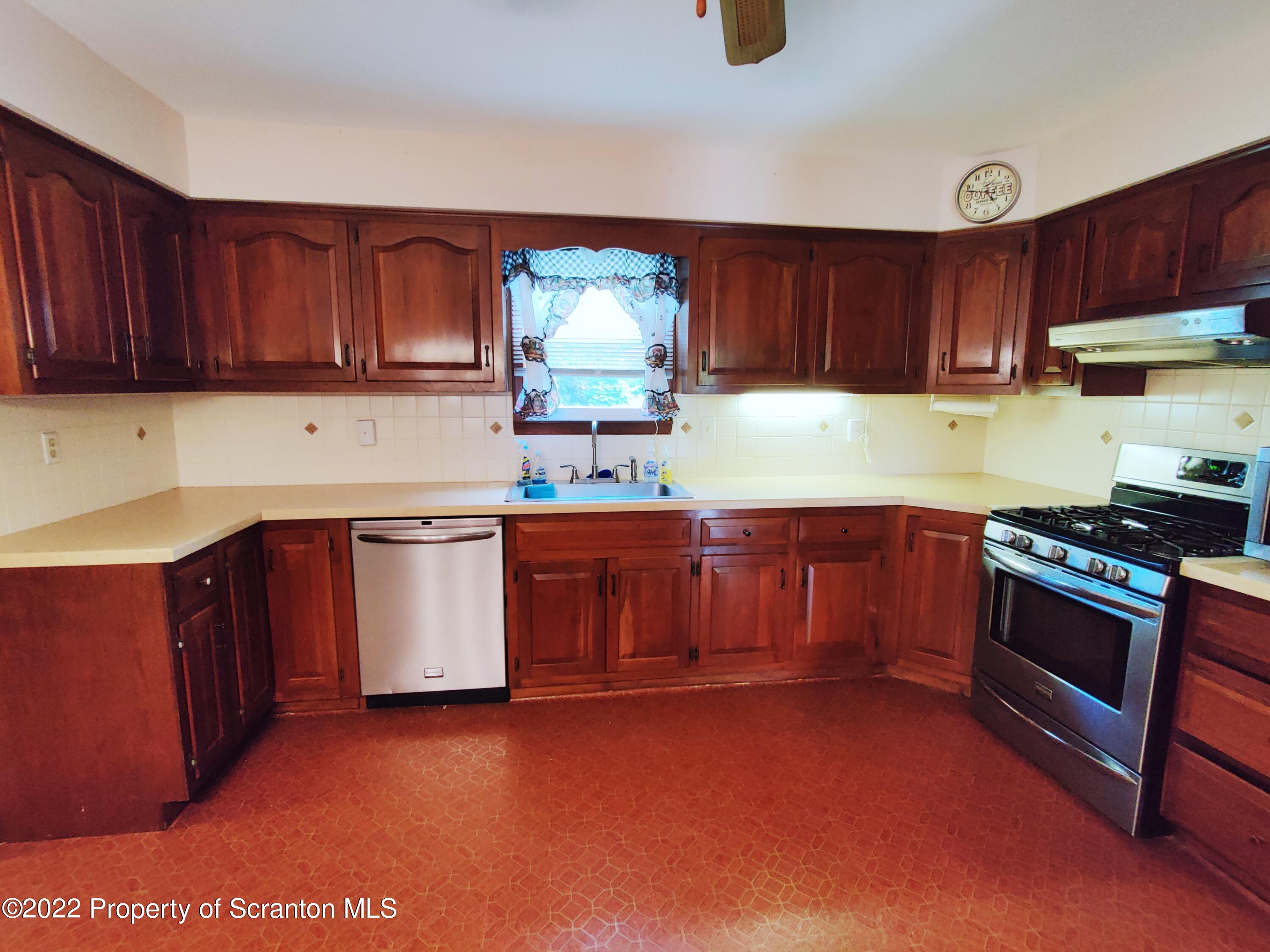 808 Fairview Road Clarks Summit, PA 18411 - Photo 11 of 43 Gallery Image 11