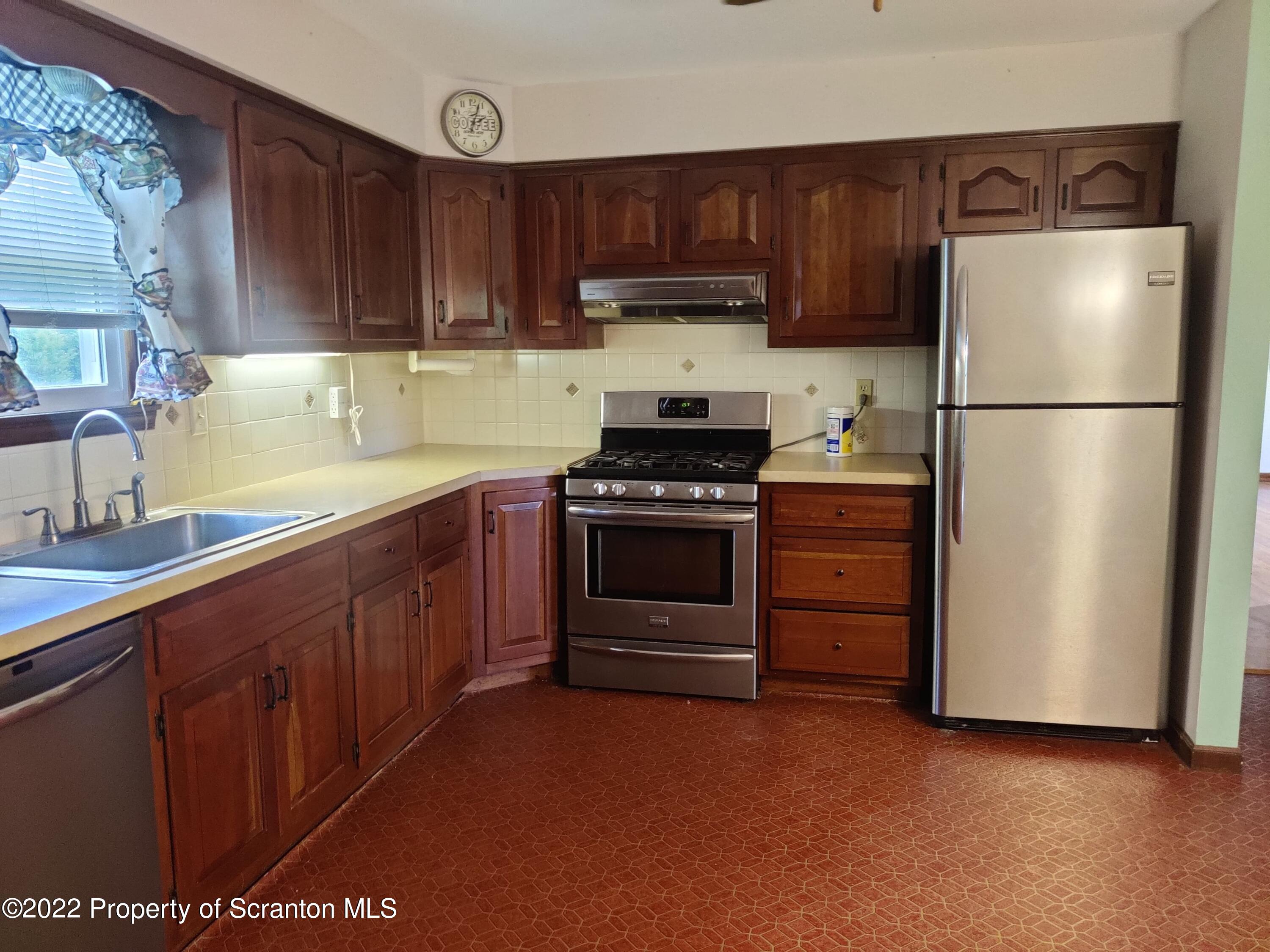 808 Fairview Road Clarks Summit, PA 18411 - Photo 15 of 43 Gallery Image 15