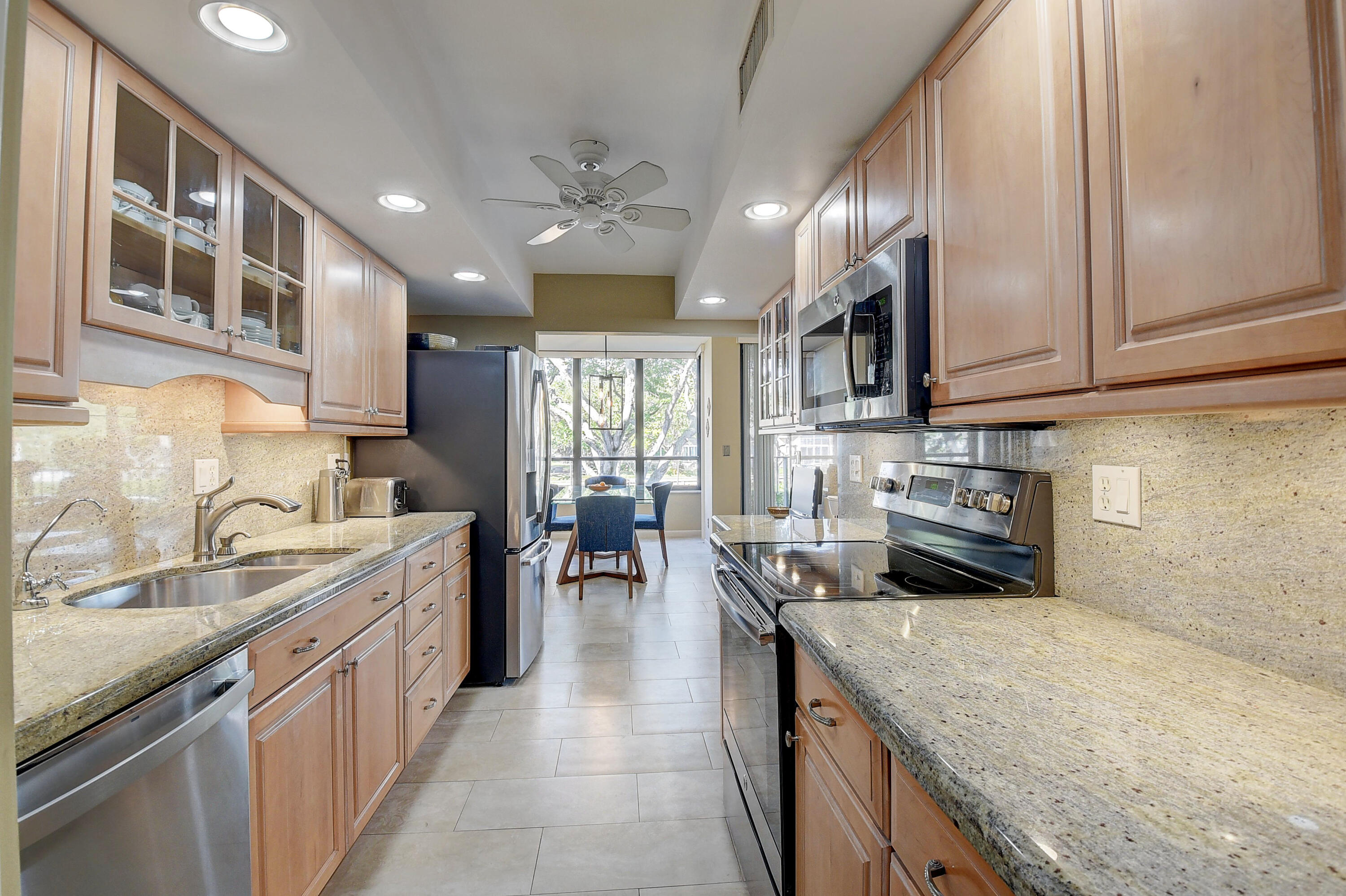 799 Jeffery Street, Unit 2100 Boca Raton, FL 33487 - Photo 5 of 72 Kitchen