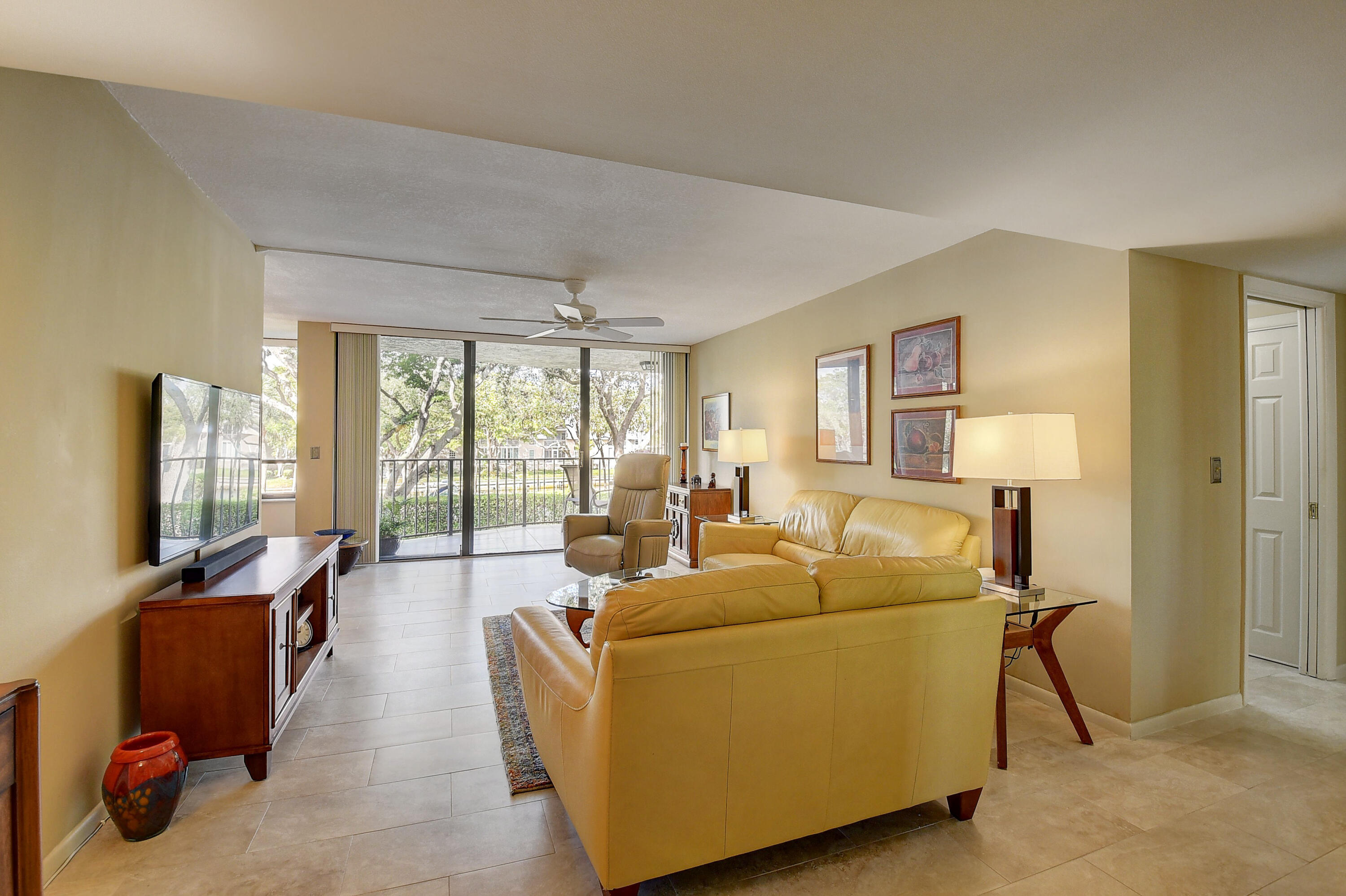 799 Jeffery Street, Unit 2100 Boca Raton, FL 33487 - Photo 10 of 72 Living Room