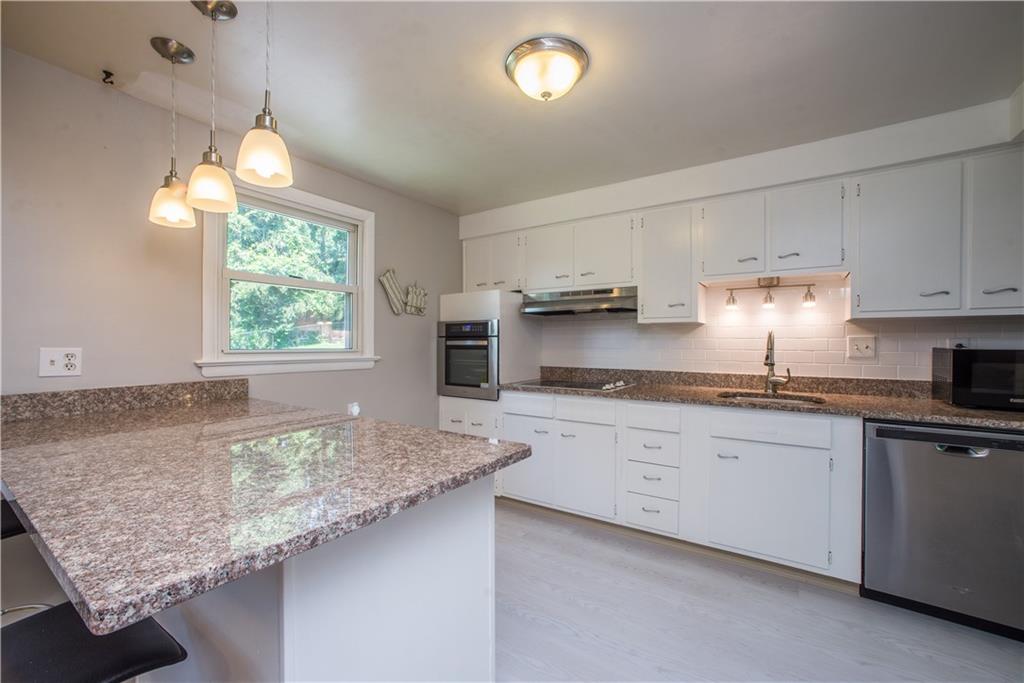 614 Fort Couch Road Pittsburgh, PA 15241 - Photo 8 of 25