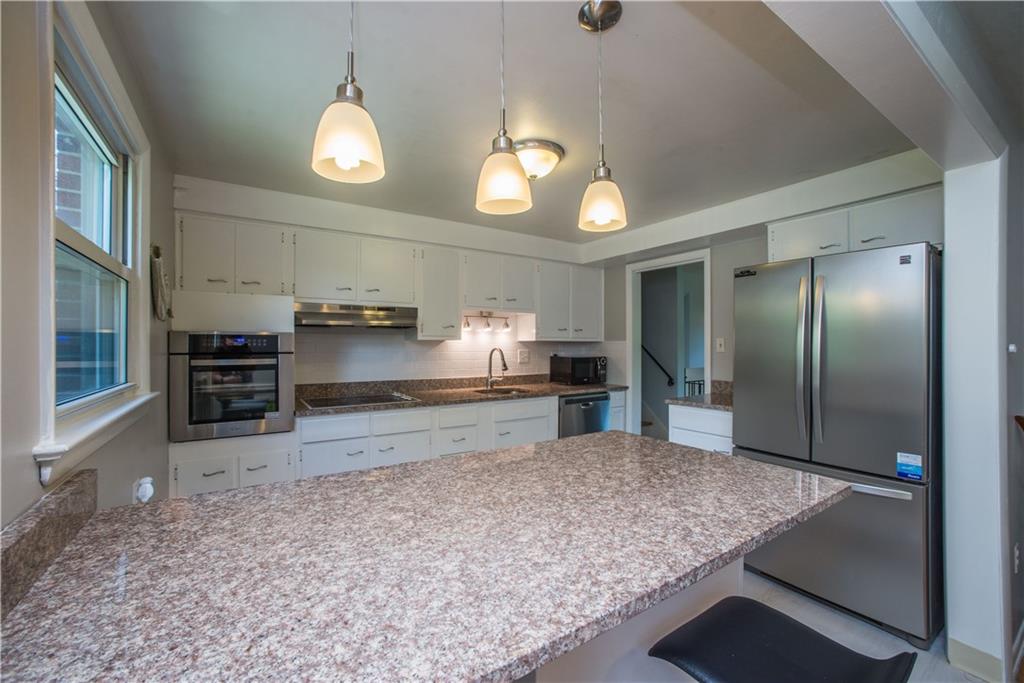 614 Fort Couch Road Pittsburgh, PA 15241 - Photo 9 of 25