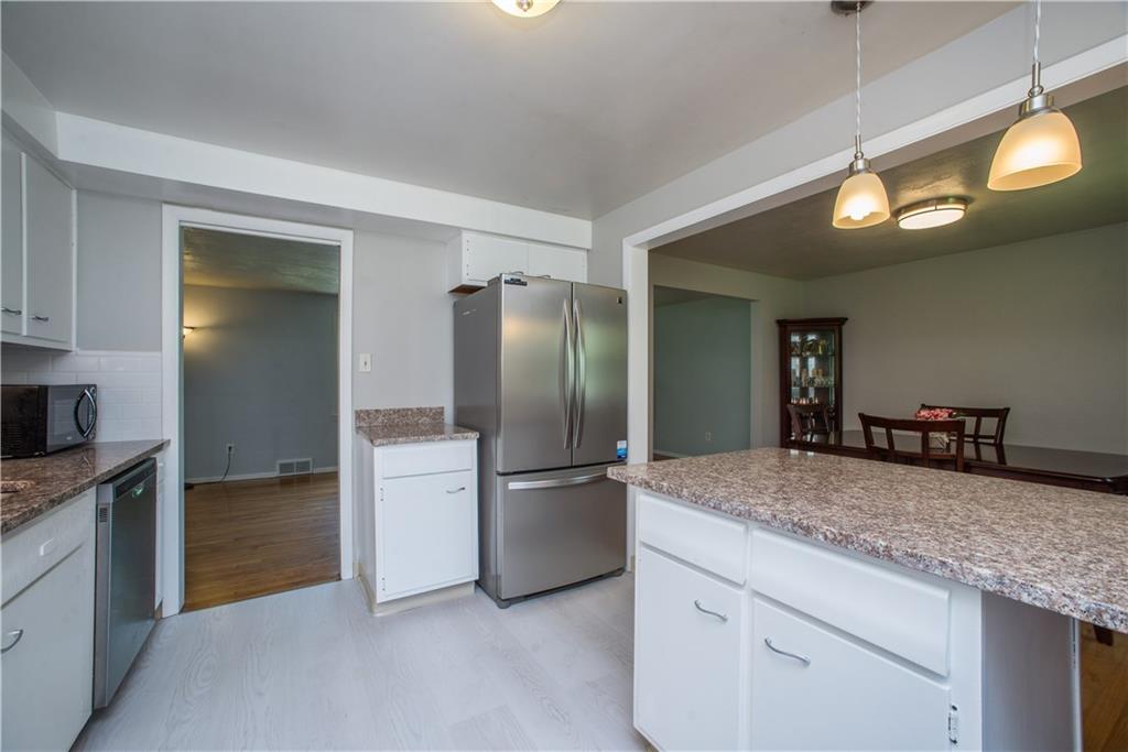 614 Fort Couch Road Pittsburgh, PA 15241 - Photo 10 of 25