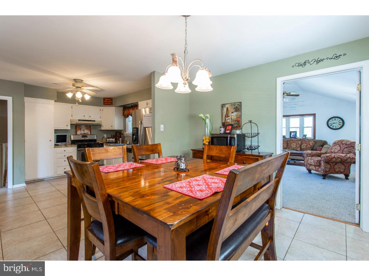 977 Marian Road Warminster, PA 18974 - Photo 8 of 19 Gallery Image 8